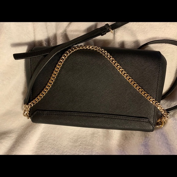 Kate Spade Classy Black Bag w/gold hardware - Picture 8 of 13